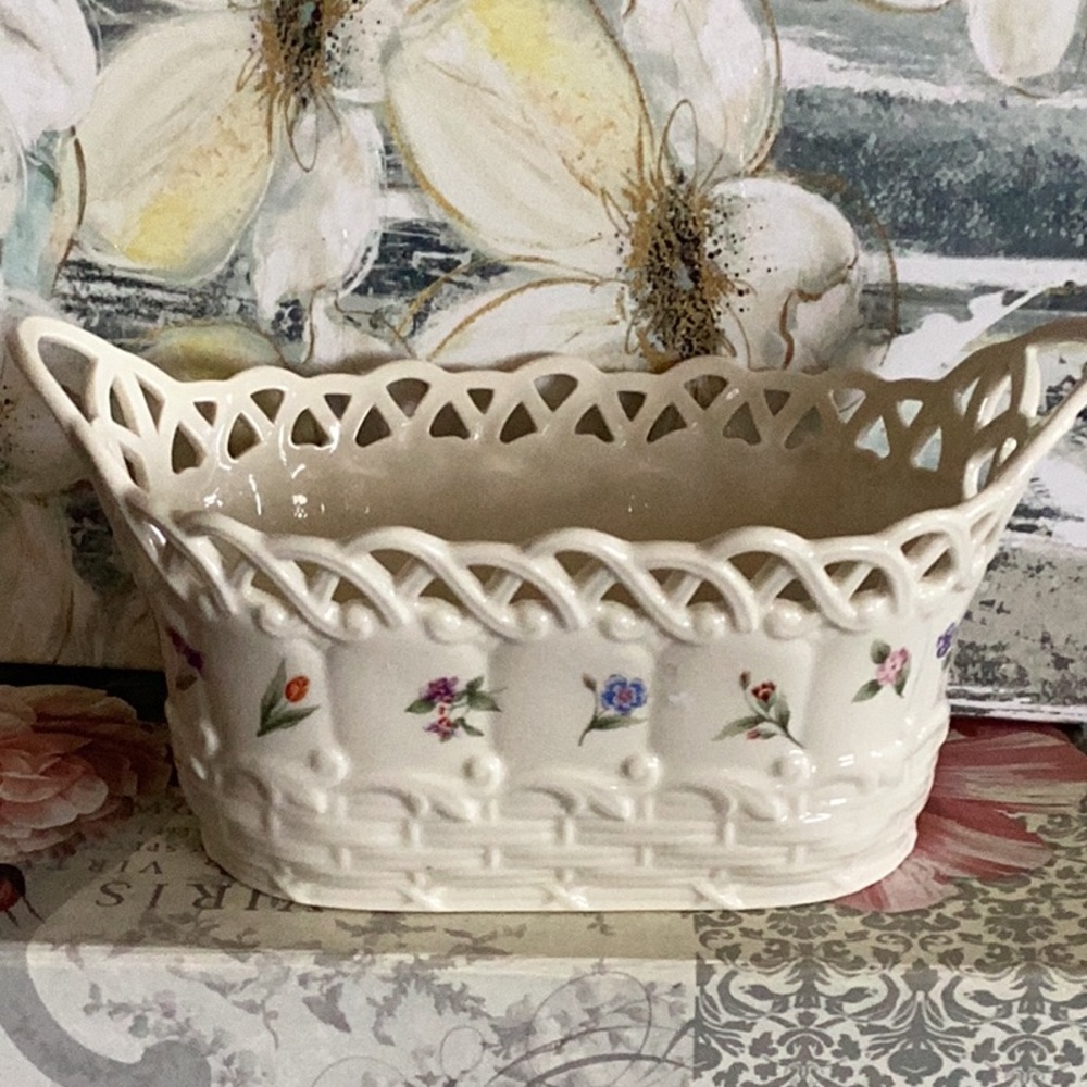 Lenox Posy Basket - Picture 4 of 9